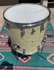 Pre-Owned Gear *Rogers Holiday Mid 60s Floor Tom